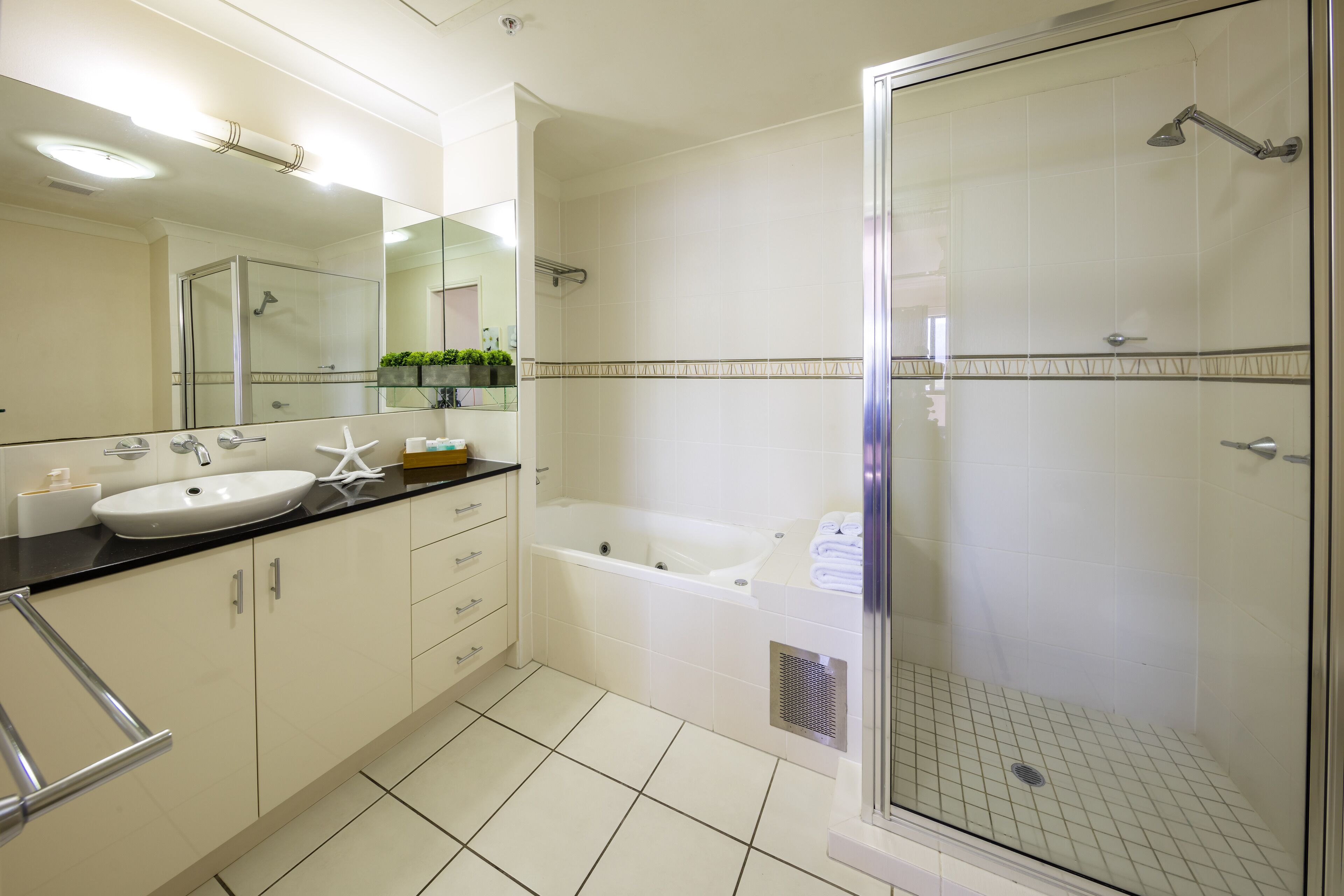 Jack & Newell Holiday Apartments