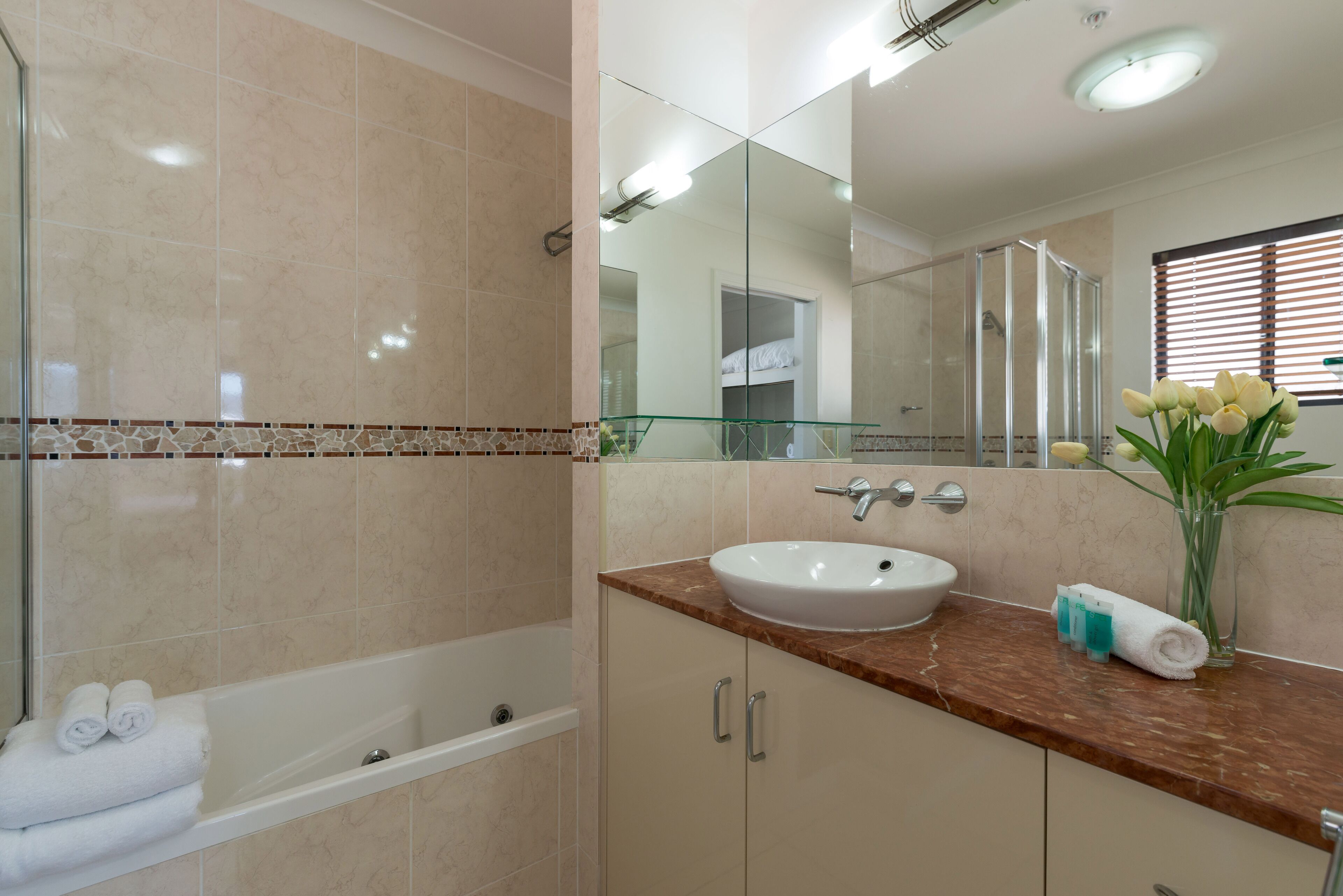 Jack & Newell Holiday Apartments