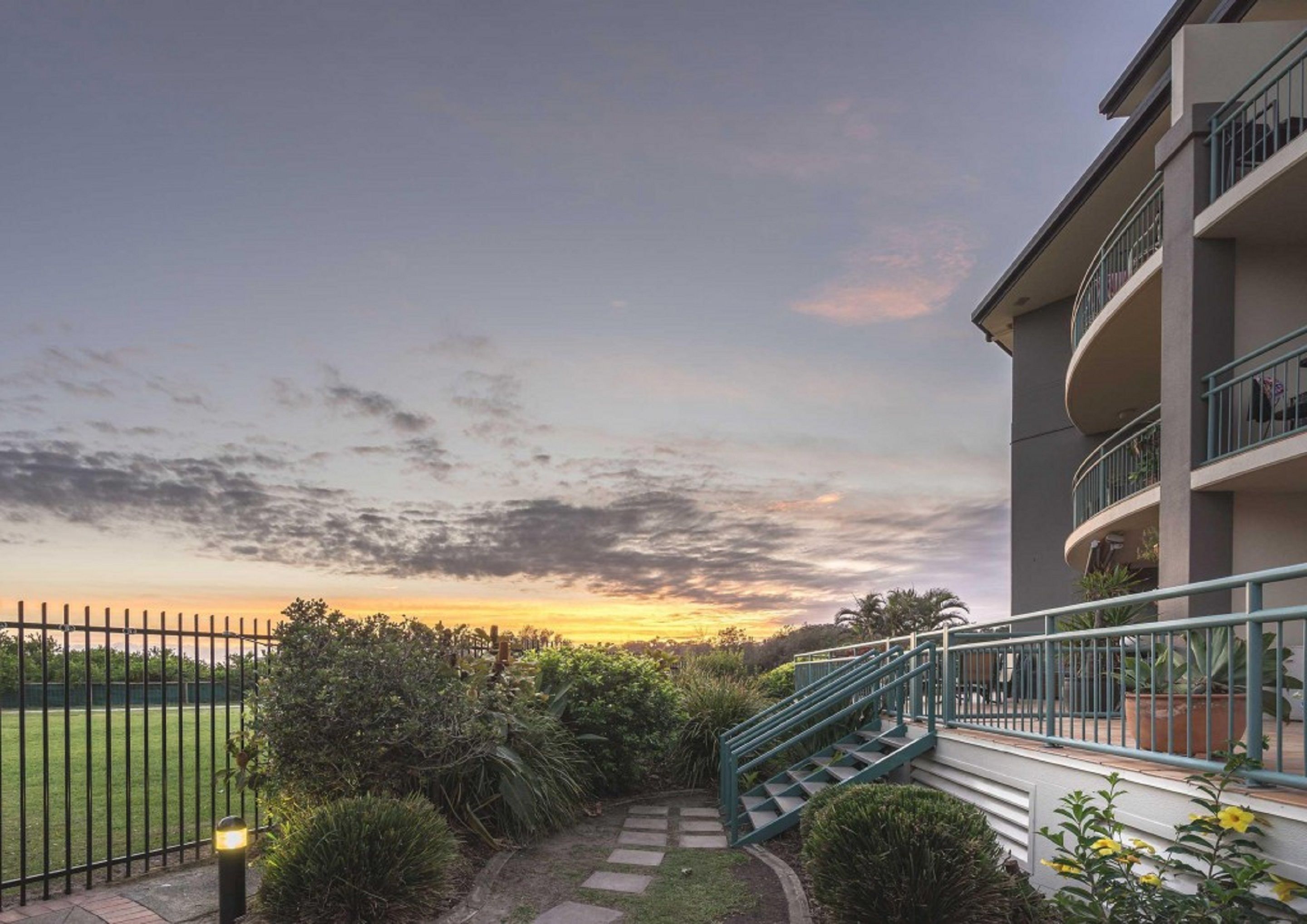 Currumbin Sands Holiday Apartments