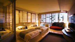 In-room safe, free WiFi