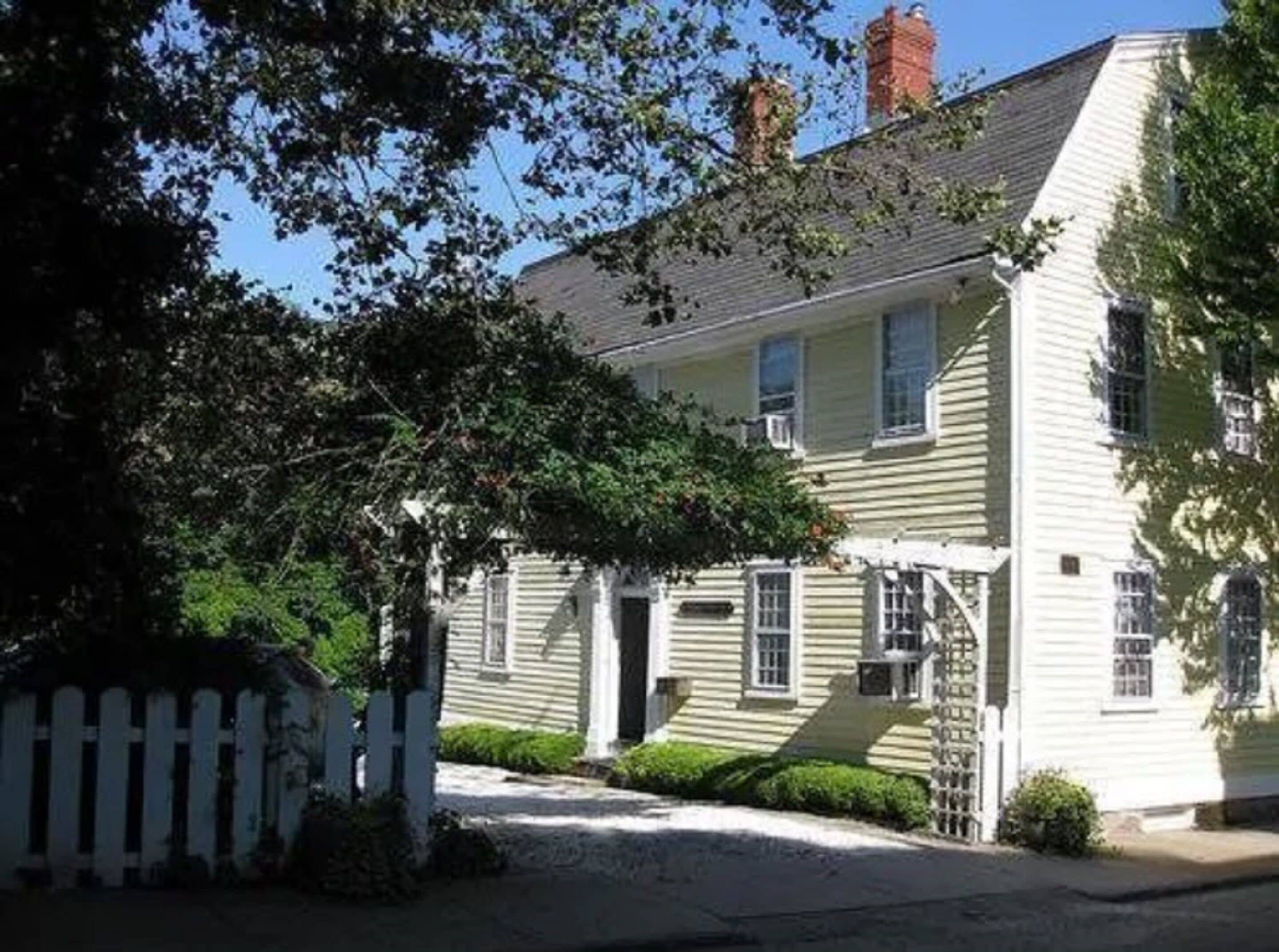 Admiral Farragut Inn in Newport, United States