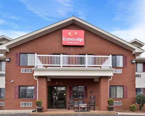 Great Place to stay Econo Lodge Inn & Suites near Shelbyville 