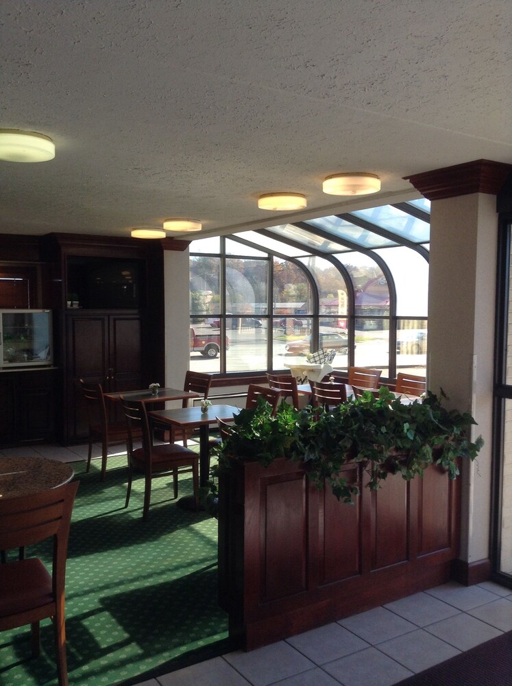 Astoria Hotel Danville West In Rates Reviews On Astoria Hotel Danville West In Rates Reviews On Orbitz