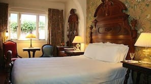 Premium bedding, pillowtop beds, in-room safe, individually decorated