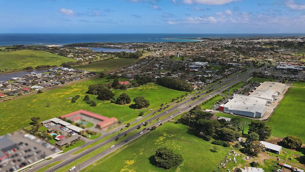 Property grounds, Motel Warrnambool