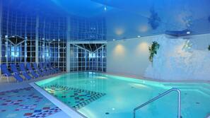 Indoor pool, sun loungers