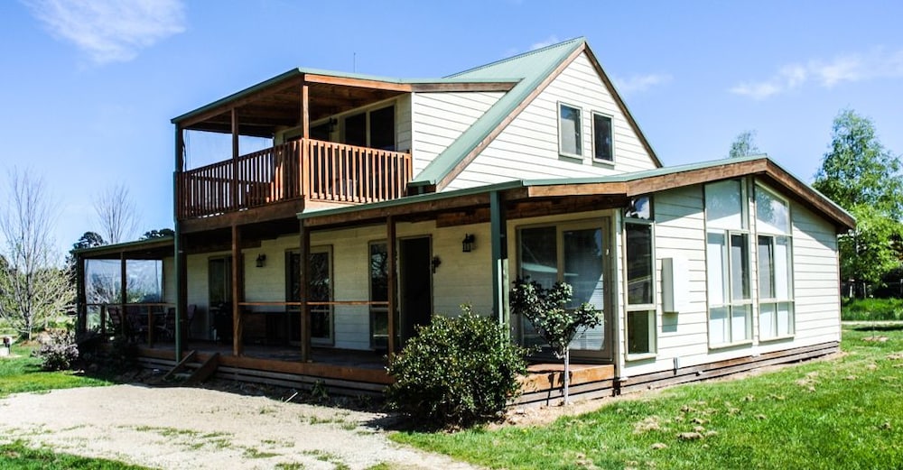 Beechworth Cedar Cottages