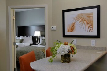 Staybridge Suites St. Petersburg Downtown