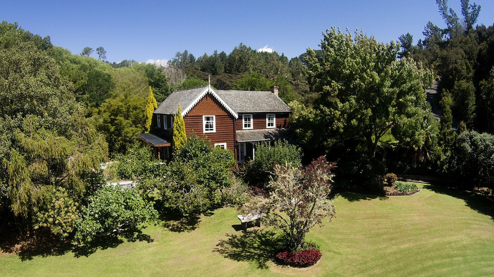 Orongo Bay Homestead in Russell, New Zealand