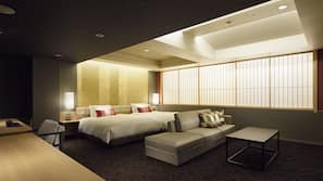 Premium bedding, in-room safe, free WiFi
