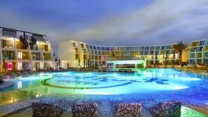 2 outdoor pools, pool umbrellas, pool loungers