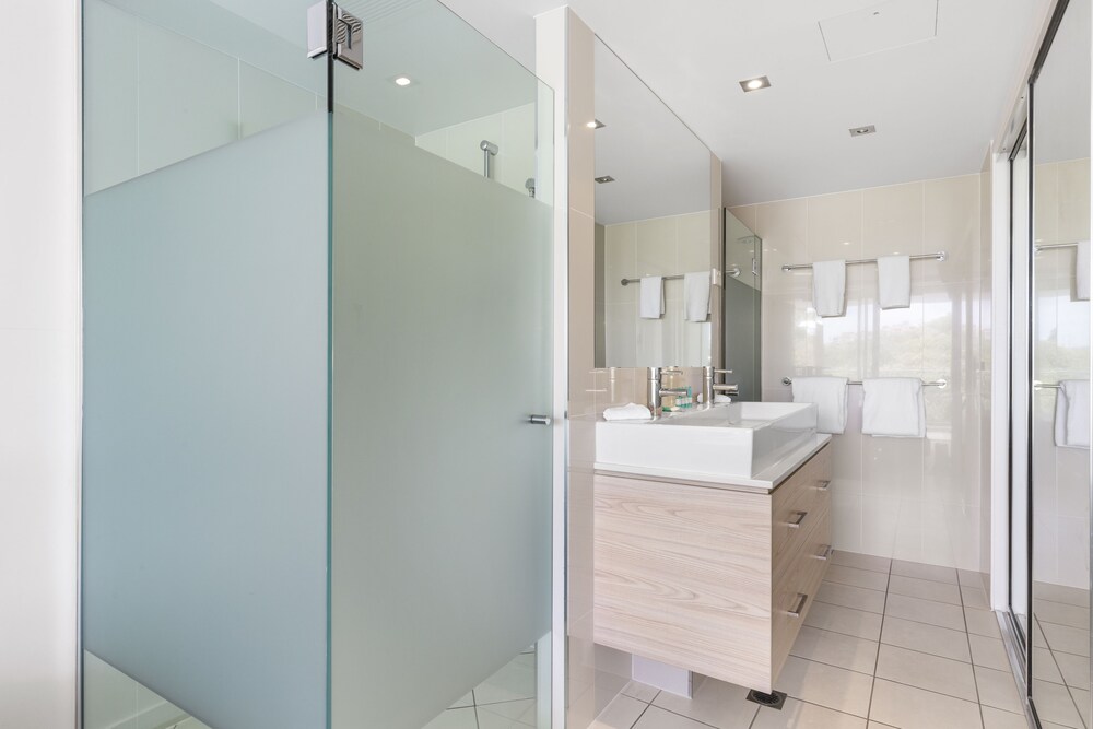 Echelon Apartments In Yeppoon Hotel Rates Reviews On Orbitz