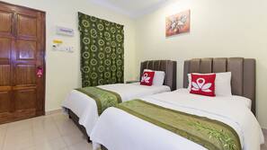 Desk, rollaway beds, free WiFi
