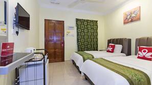 Desk, rollaway beds, free WiFi