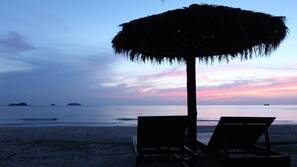 Am Strand, Kajakfahren
