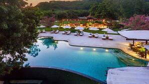 Outdoor pool, pool umbrellas, sun loungers