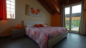 Laptop workspace, cribs/infant beds, linens