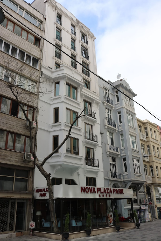 塔克西姆公园城市酒店 (nova plaza park hotel) | 亚航假日
