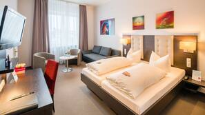 Hypoallergeen beddengoed, een kluis op de kamer, een bureau