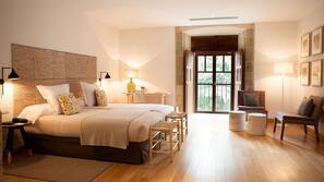 Minibar, in-room safe, desk, blackout curtains