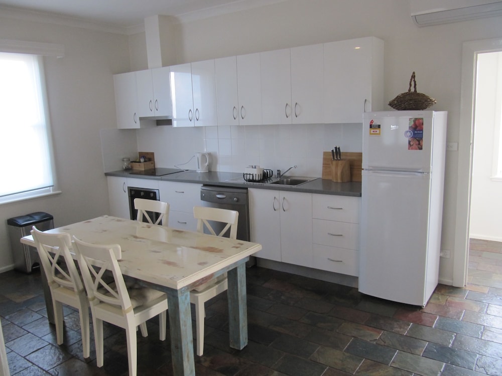 Private kitchen, Cape Nelson Lighthouse