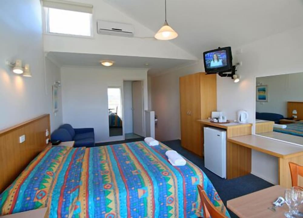 A Great Ocean View Motel
