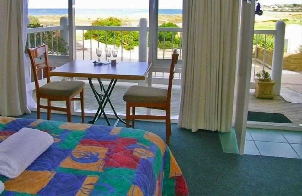 A Great Ocean View Motel
