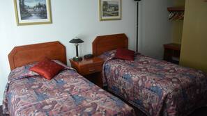Desk, iron/ironing board, free WiFi