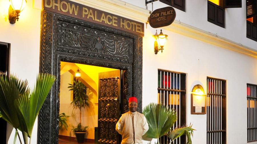 Dhow Palace Hotel