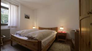 Pillowtop-Betten, Zimmersafe, Schreibtisch