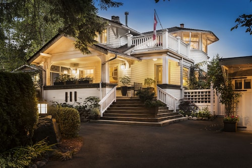 Great Place to stay ThistleDown House near District of North Vancouver