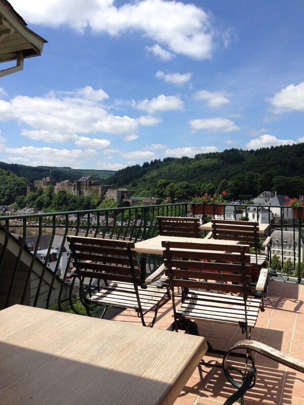 Book Hotel Cosy in Bouillon