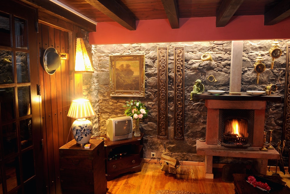 Quinta Cova Do Milho In Santa Cruz Portugal Expedia - 