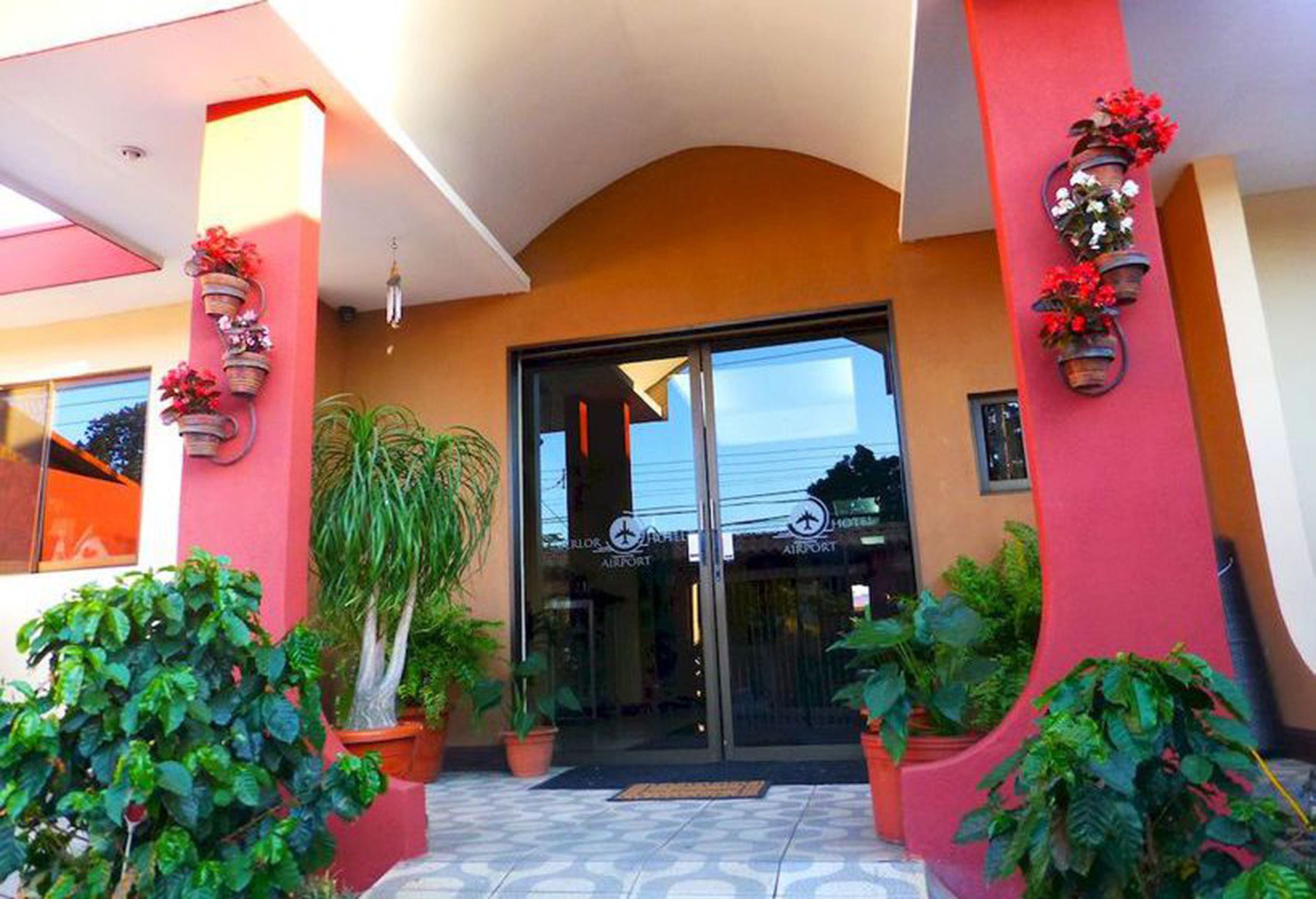 Berlor Airport Inn in Alajuela, Costa Rica
