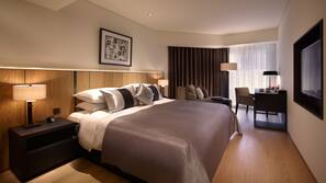 Premium bedding, down duvet, free minibar, in-room safe