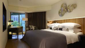 Premium bedding, down duvet, free minibar, in-room safe
