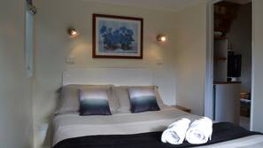 Iron/ironing board, free WiFi