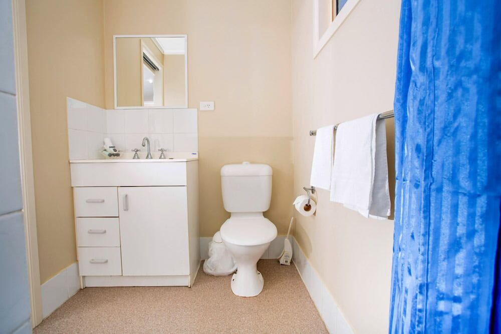 Bathroom, Reflections Holiday Parks Scotts Head