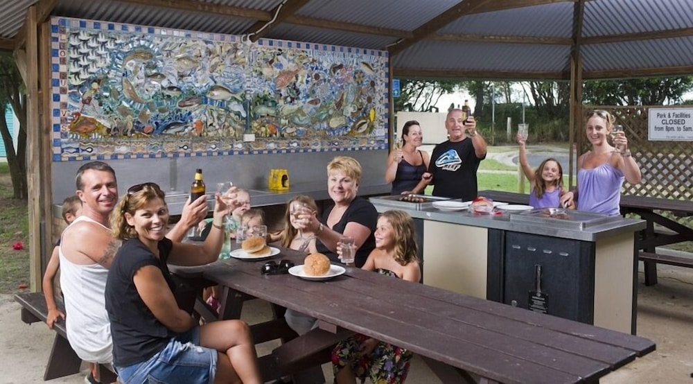 BBQ/picnic area, Reflections Holiday Parks Scotts Head