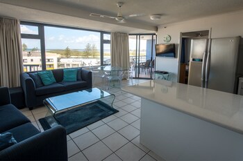 Centrepoint Holiday Apartments Deals Reviews Sunshine Coast Aus Wotif