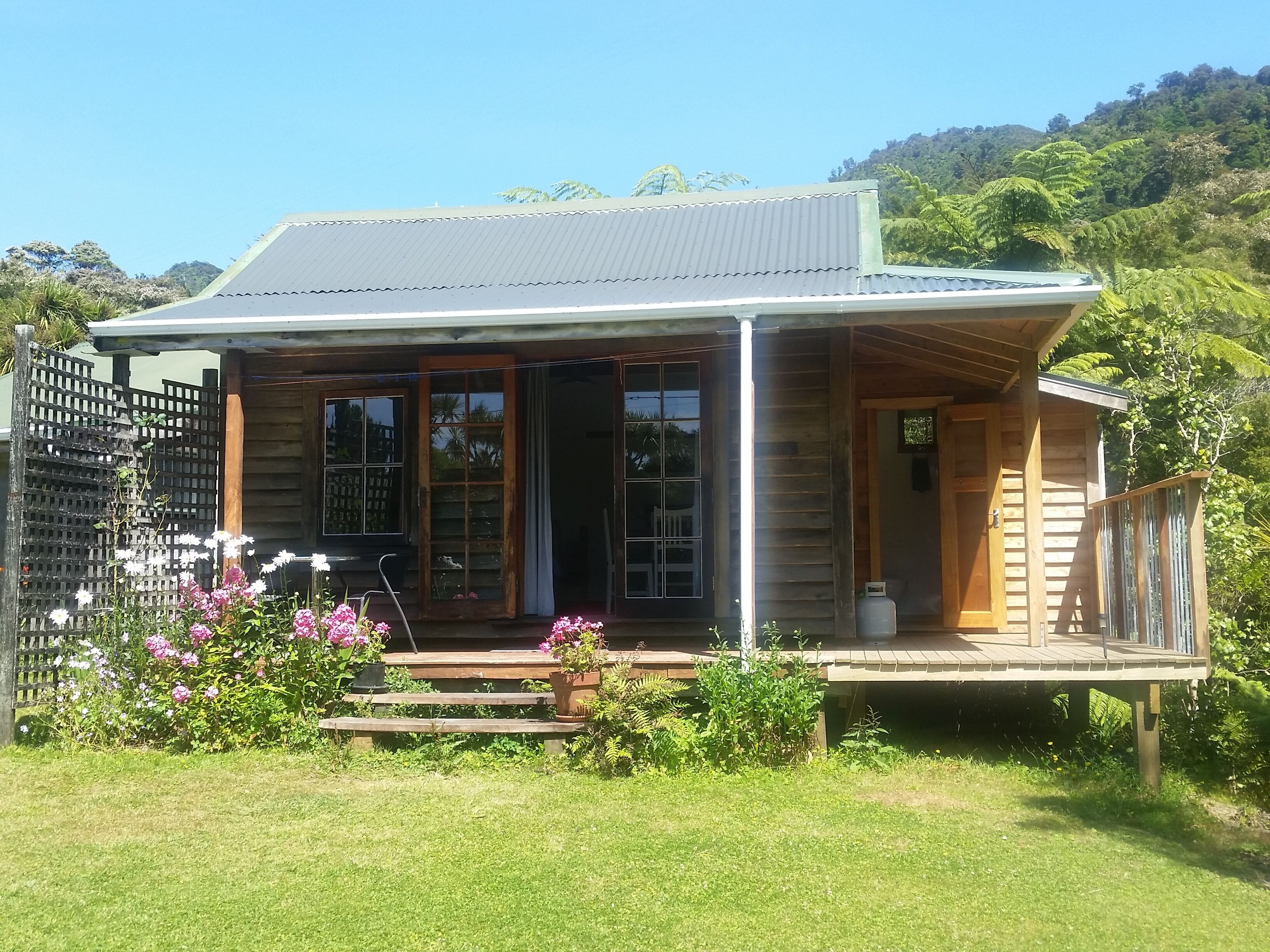 The Innlet Country Apartments, Cottages and Guesthouse in Collingwood in Collingwood, New Zealand