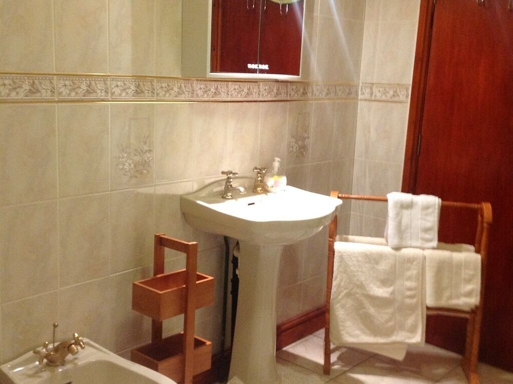 Ravencar Farm Bed and Breakfast