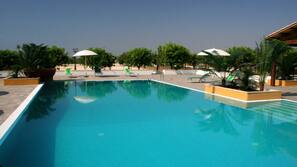 2 piscine all'aperto