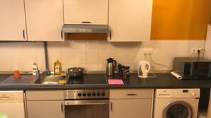 Fridge, microwave