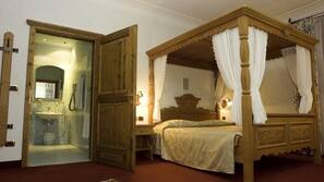 Hochwertige Bettwaren, Daunenbettdecken, Minibar, Zimmersafe