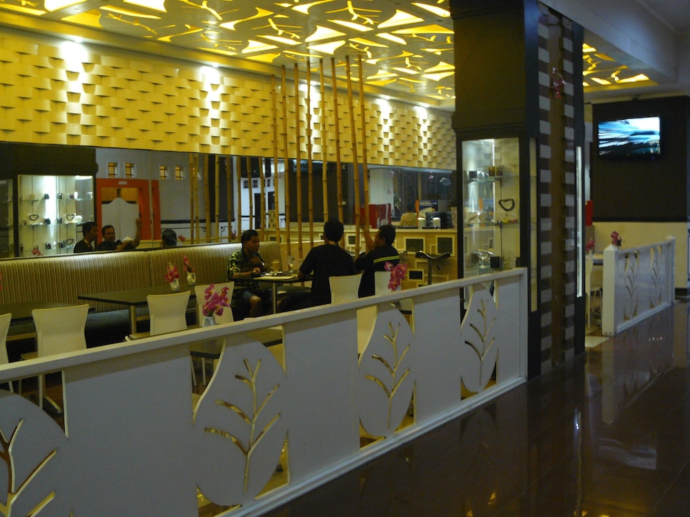 Veni Vidi Vici V3 Hotel Veni Vidi Vici (V3 Hotel) in Surabaya | Best Rates & Deals on Orbitz