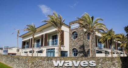 Waves Motel