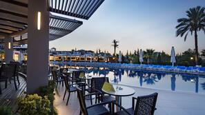 Indoor pool, outdoor pool