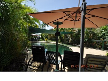 Pacific Sands Holiday Apartments Deals Reviews Cairns - 