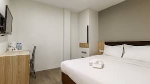 In-room safe, desk, iron/ironing board, free WiFi